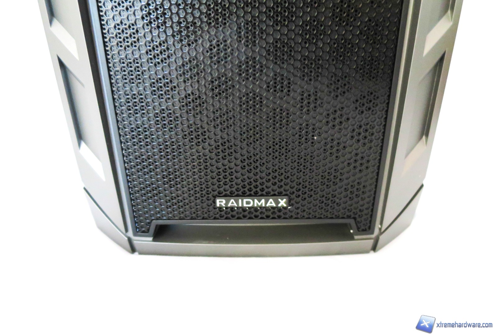 Raidmax-Narwhal-920-11